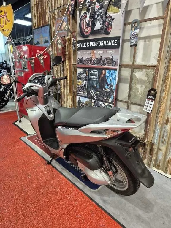 Honda SH300i