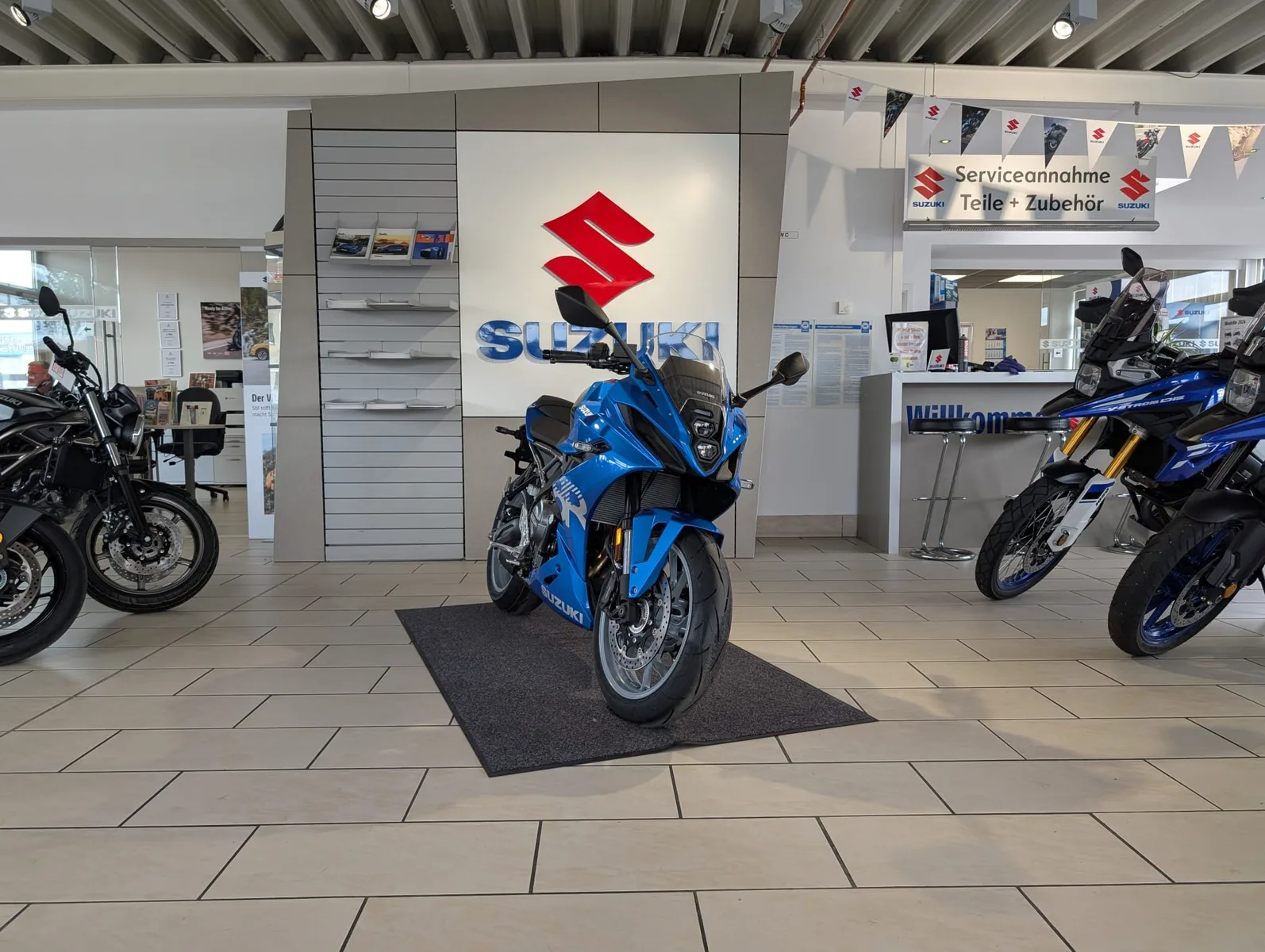 Suzuki GSX-8R AM5