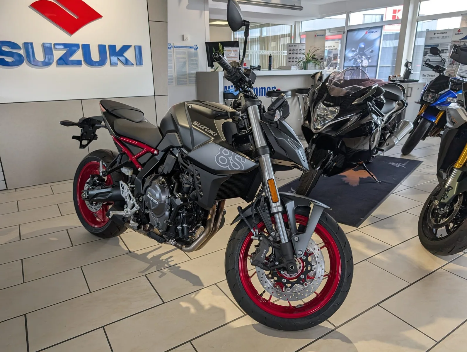 Suzuki GSX-8S AM5