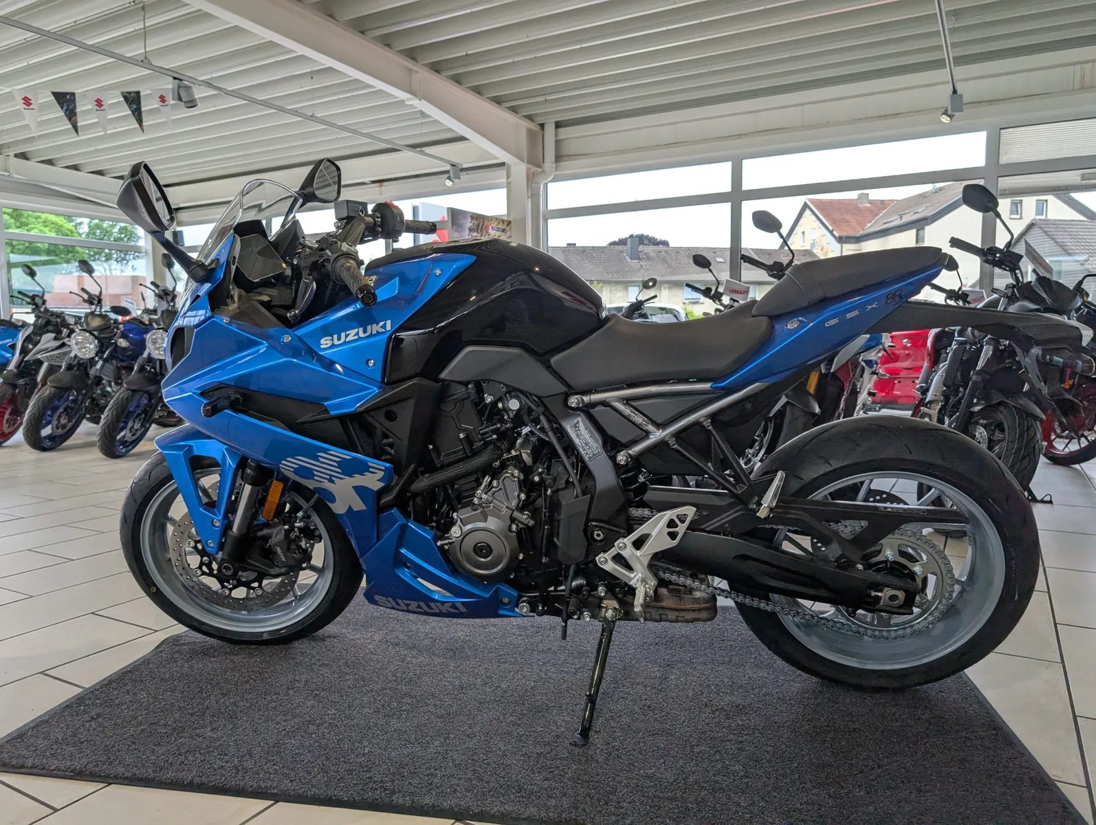 Suzuki GSX-8R AM5