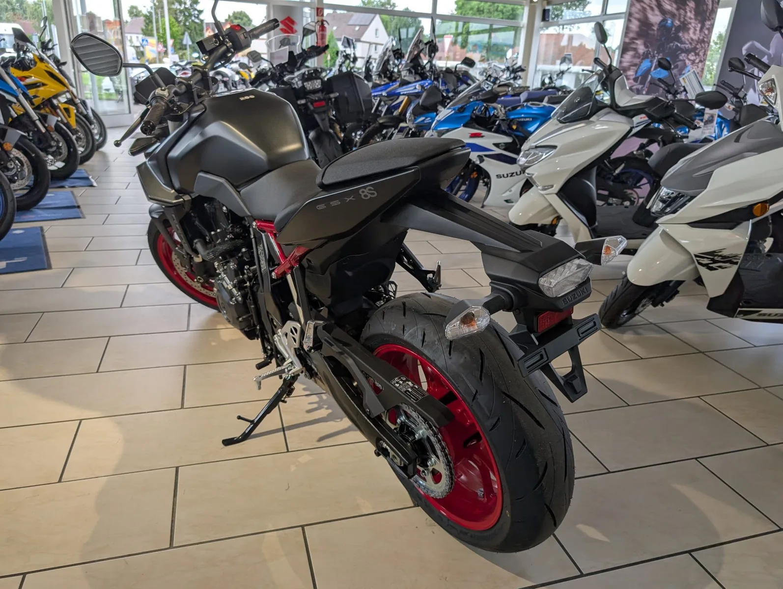 Suzuki GSX-8S AM5
