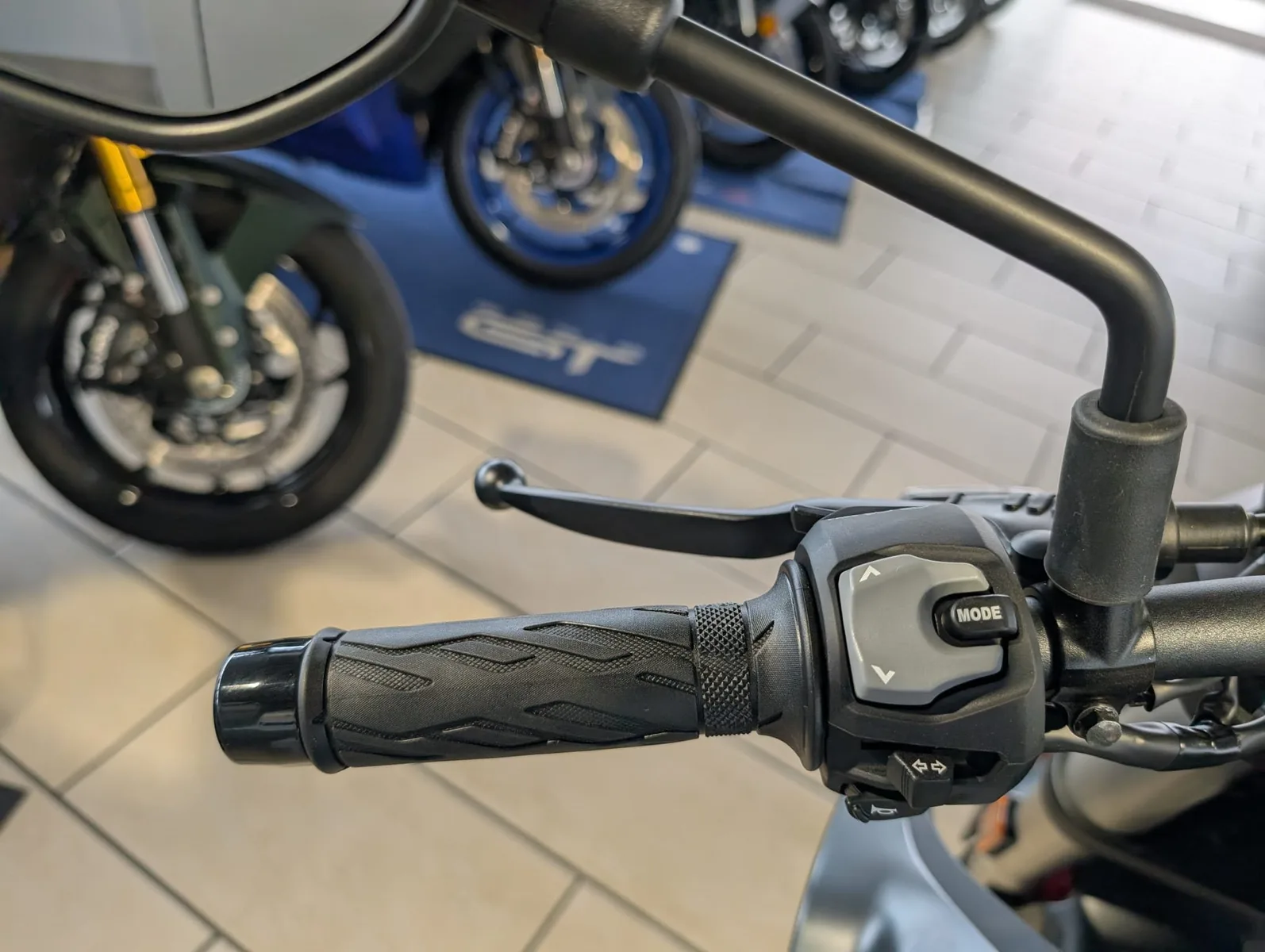 Suzuki GSX-8S AM5