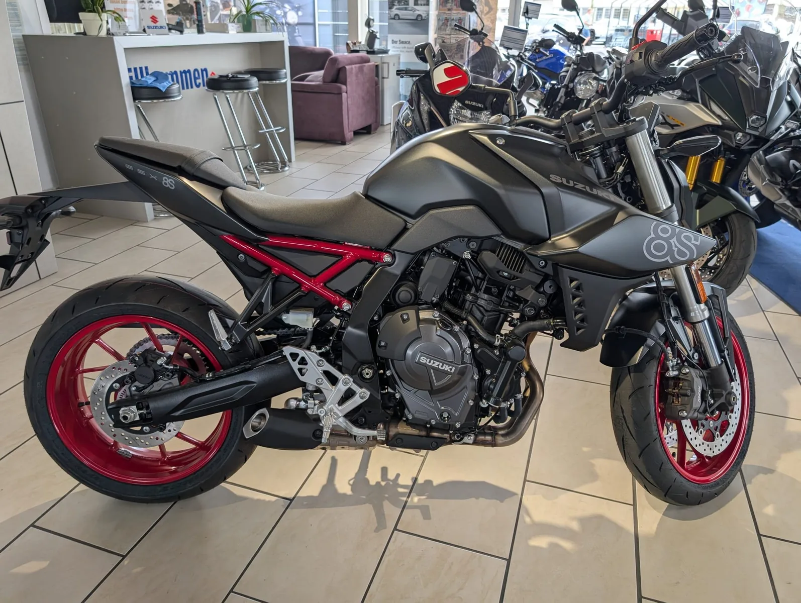 Suzuki GSX-8S AM5