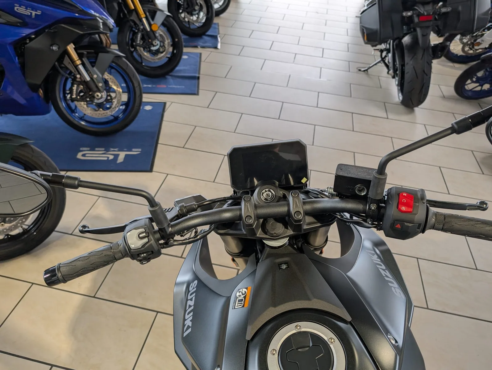 Suzuki GSX-8S AM5