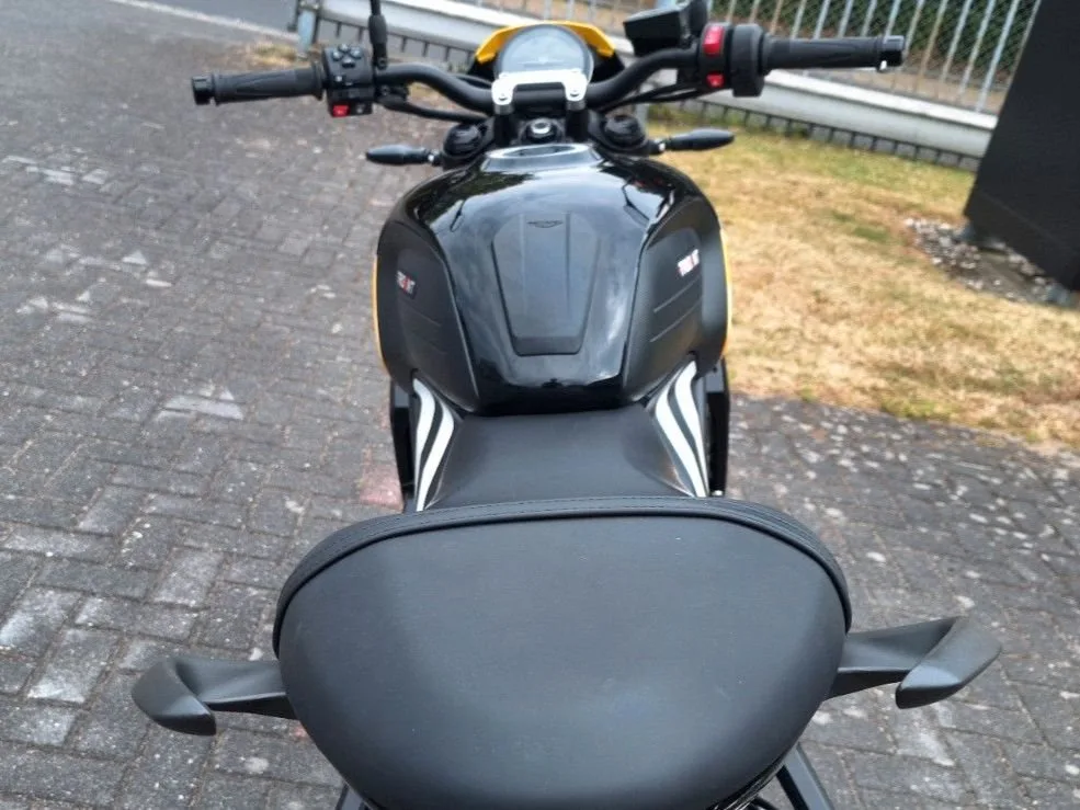 Triumph Trident 660