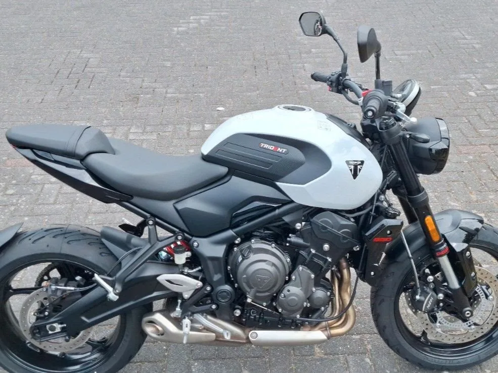 Triumph Trident 660