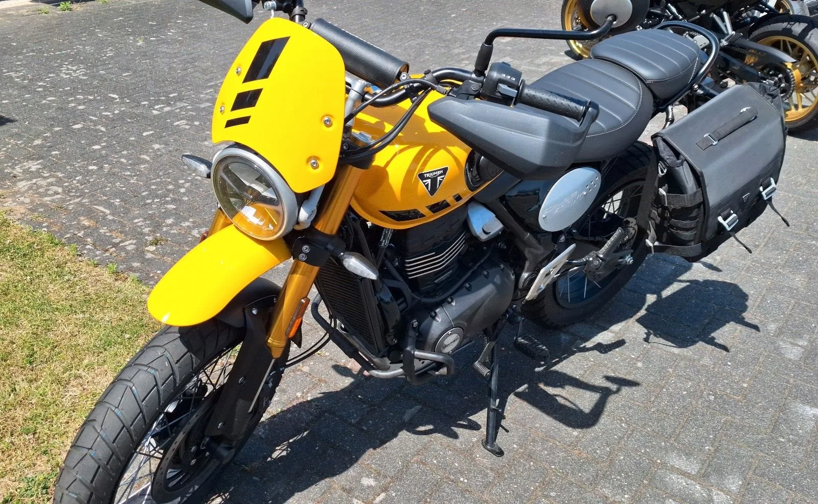 Triumph Scrambler 400 XC