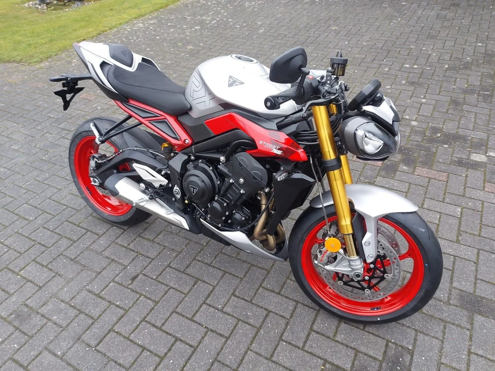 Triumph Street Triple 765 RX