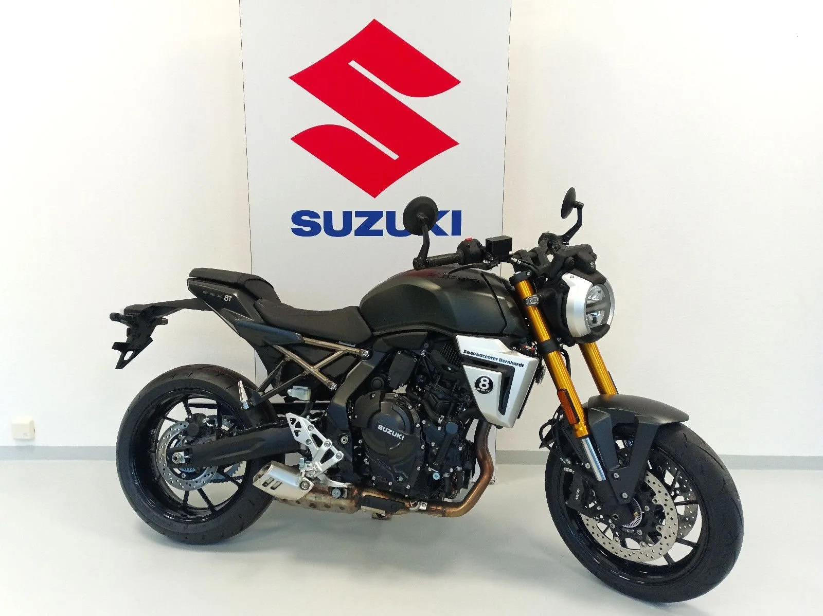 Suzuki GSX-8T