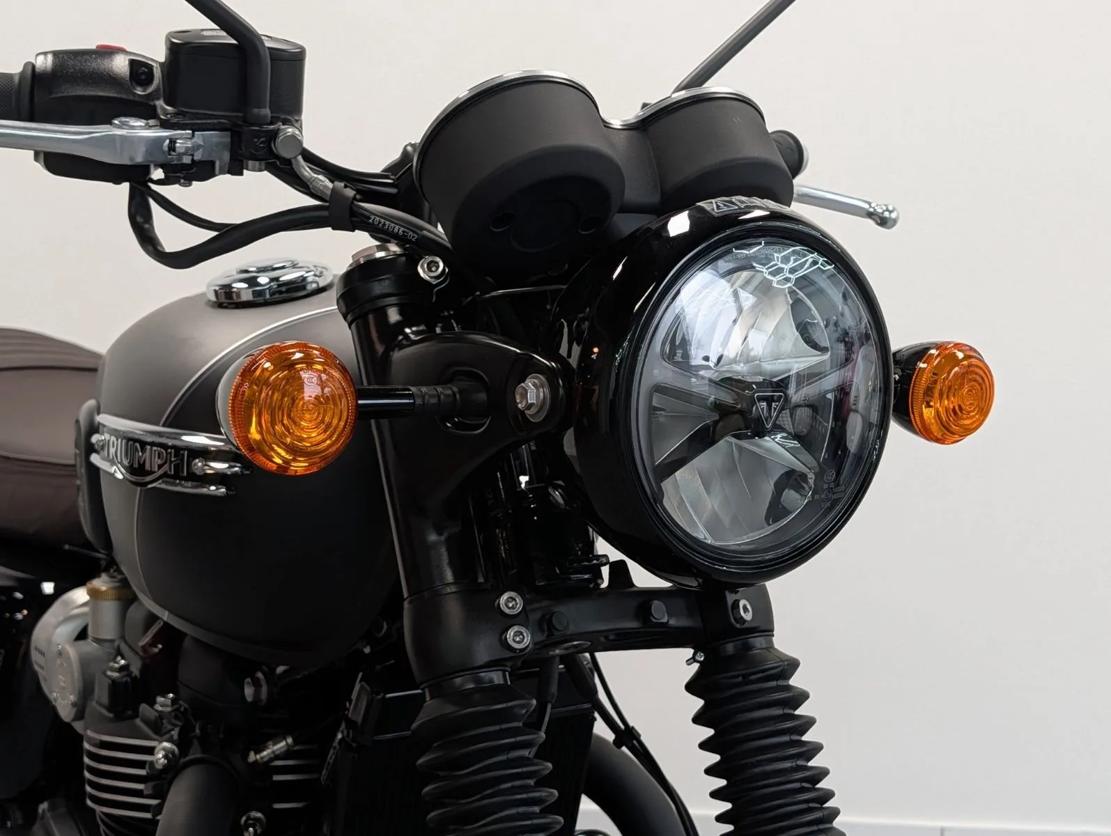 Triumph Bonneville T120 Black