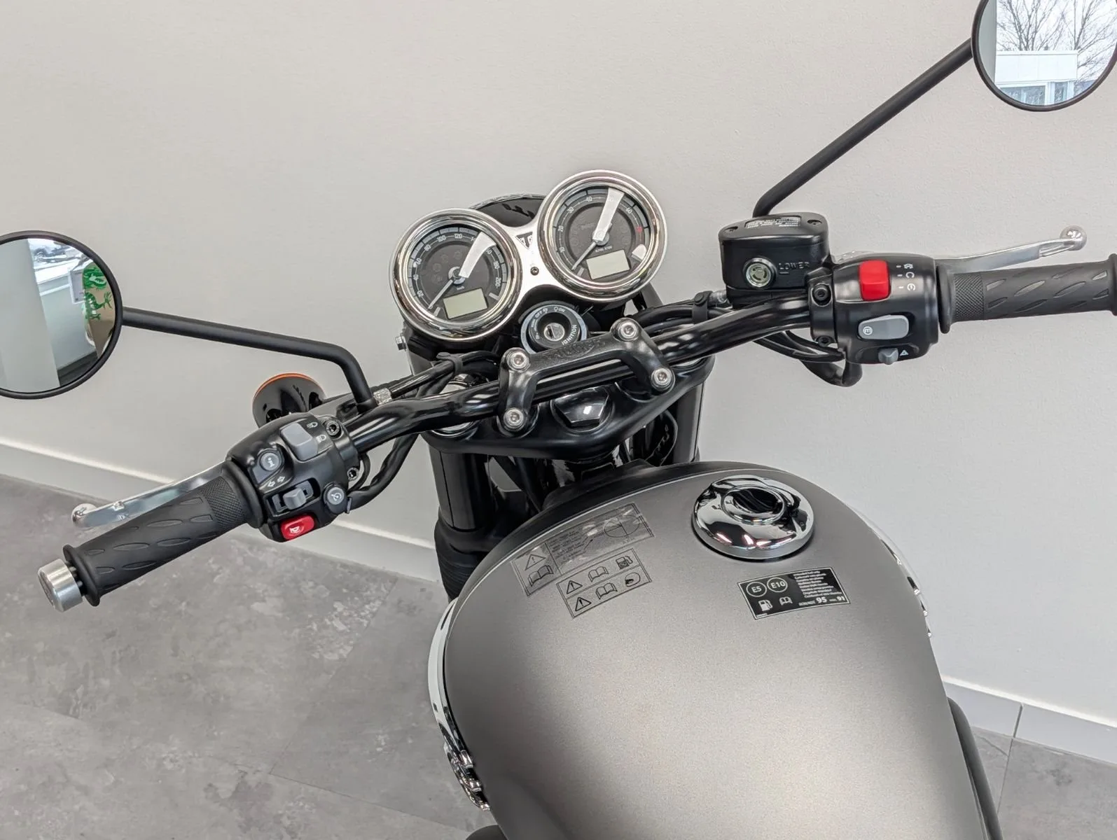 Triumph Bonneville T120 Black