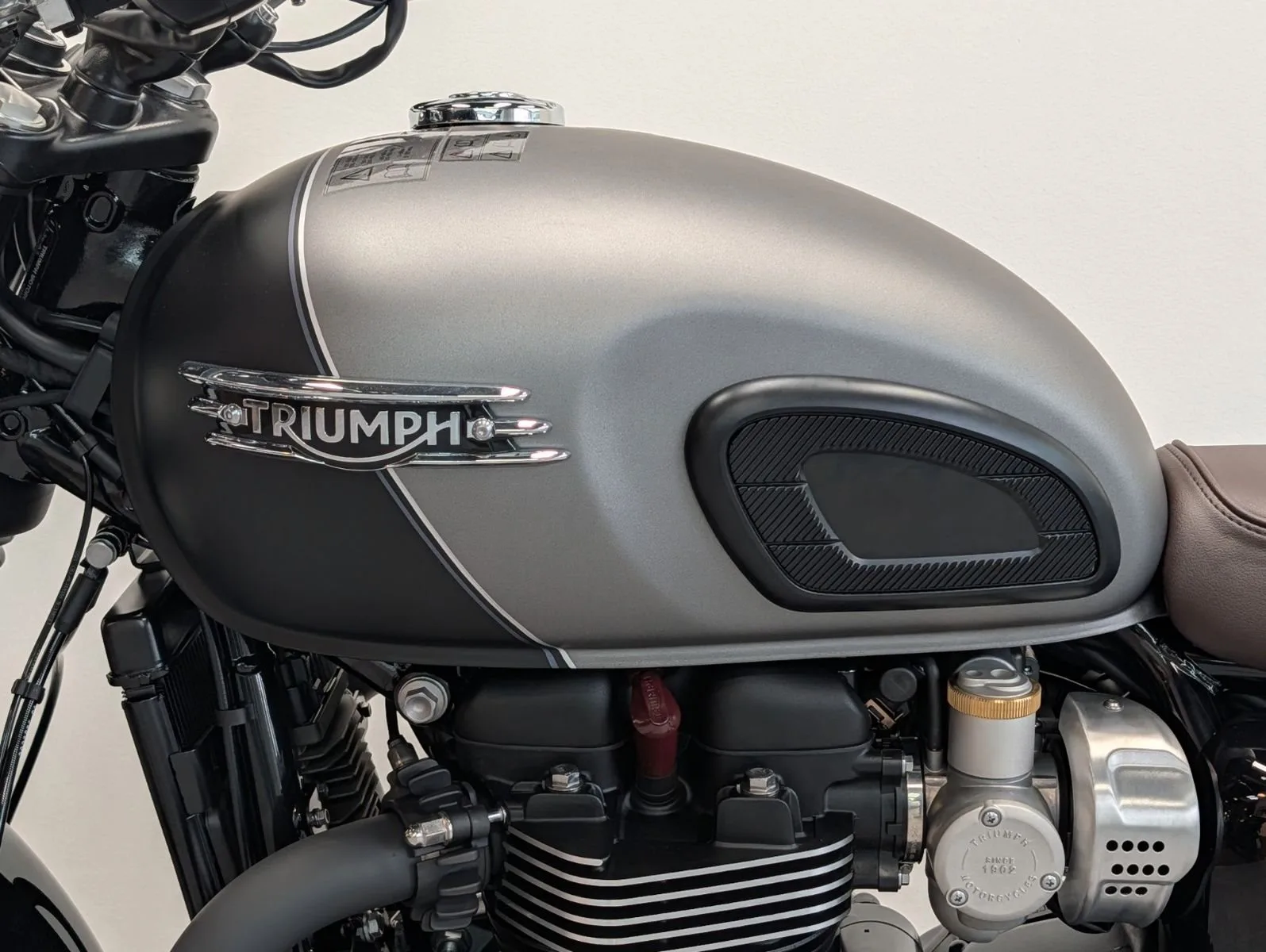 Triumph Bonneville T120 Black