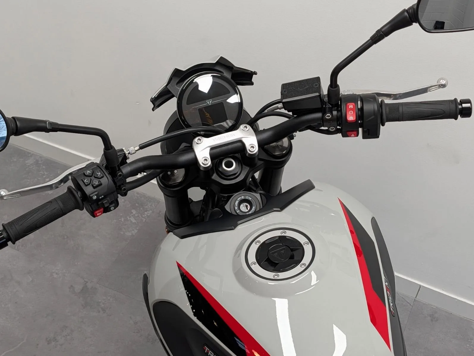 Triumph Trident 800