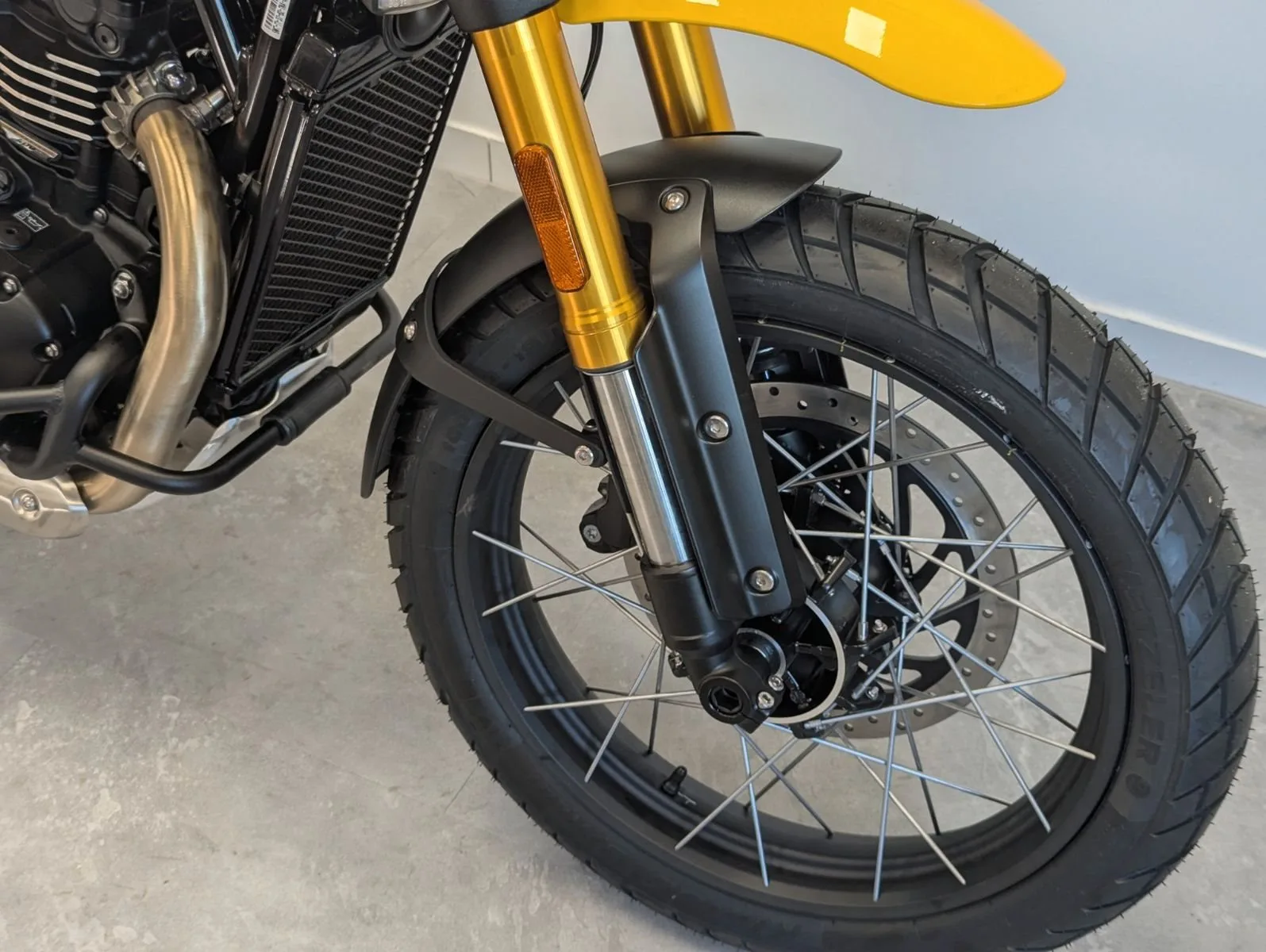 Triumph Scrambler 400 XC