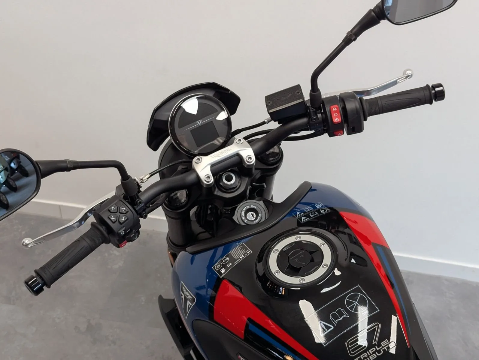 Triumph Trident 660 Triple Tribute