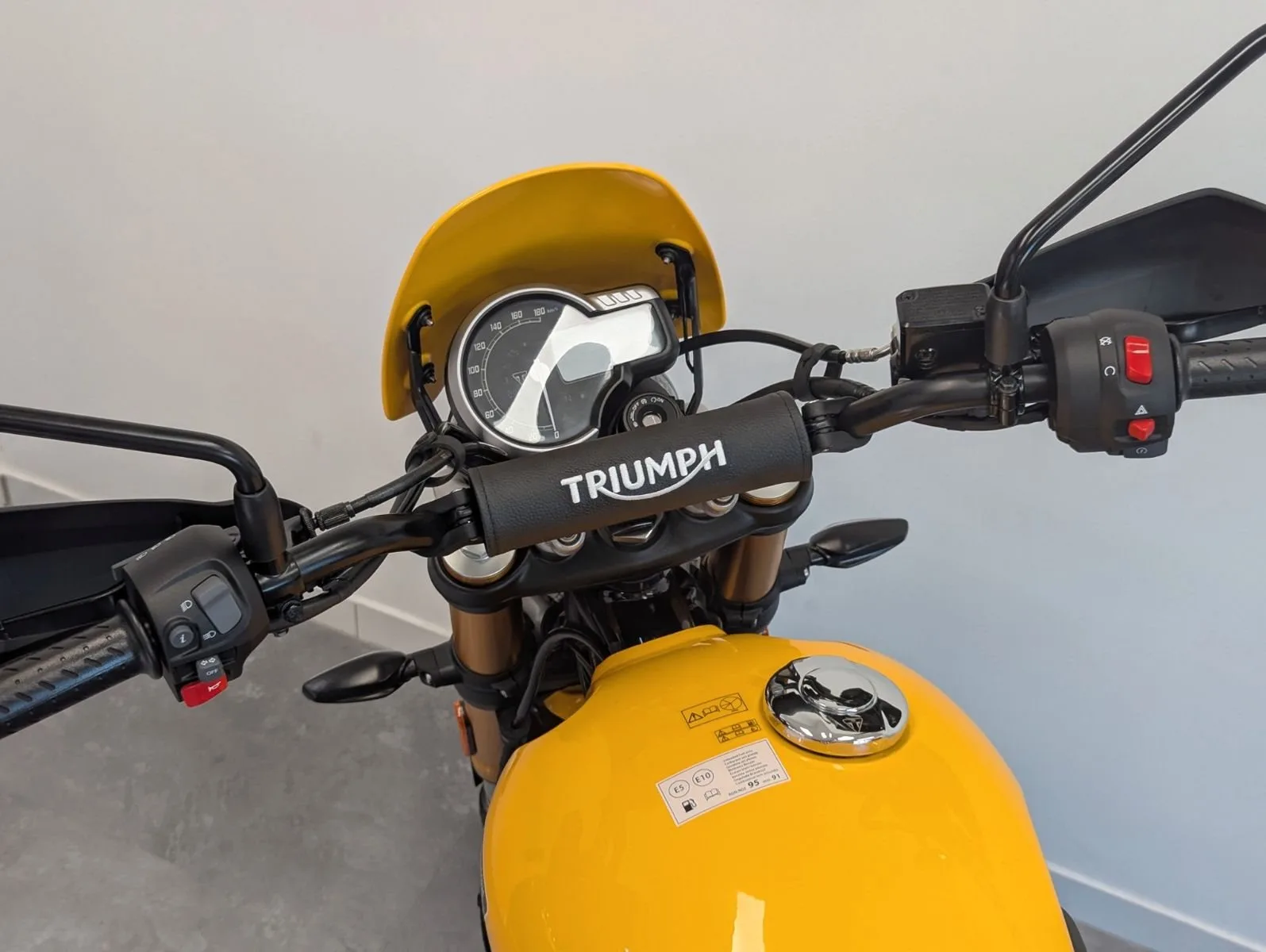 Triumph Scrambler 400 XC
