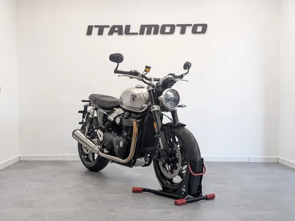 Triumph Speed Twin 1200