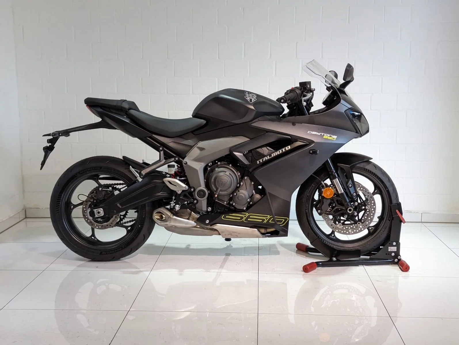 Triumph Daytona 660