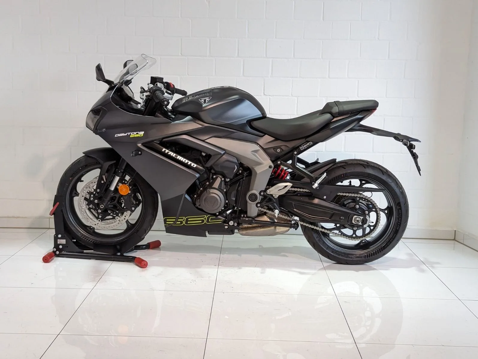 Triumph Daytona 660