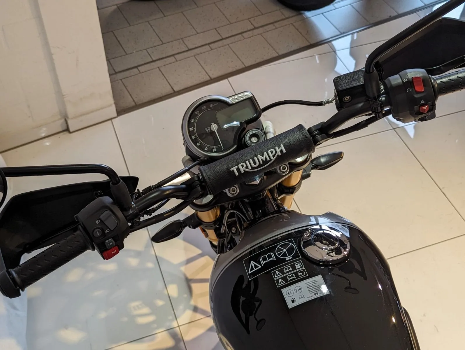 Triumph Scrambler 400 X