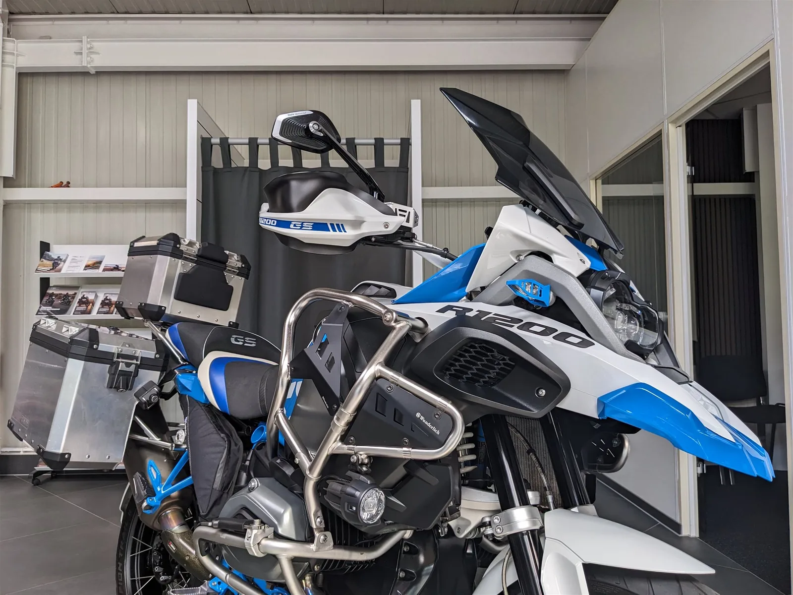 BMW R 1200 GS Adventure Akrapovic Koffer Topcase alle Pakete