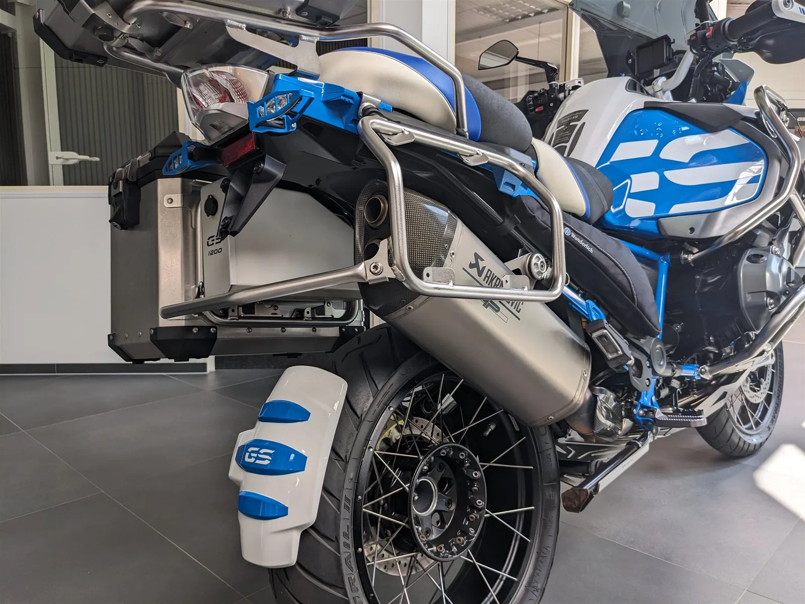 BMW R 1200 GS Adventure Akrapovic Koffer Topcase alle Pakete