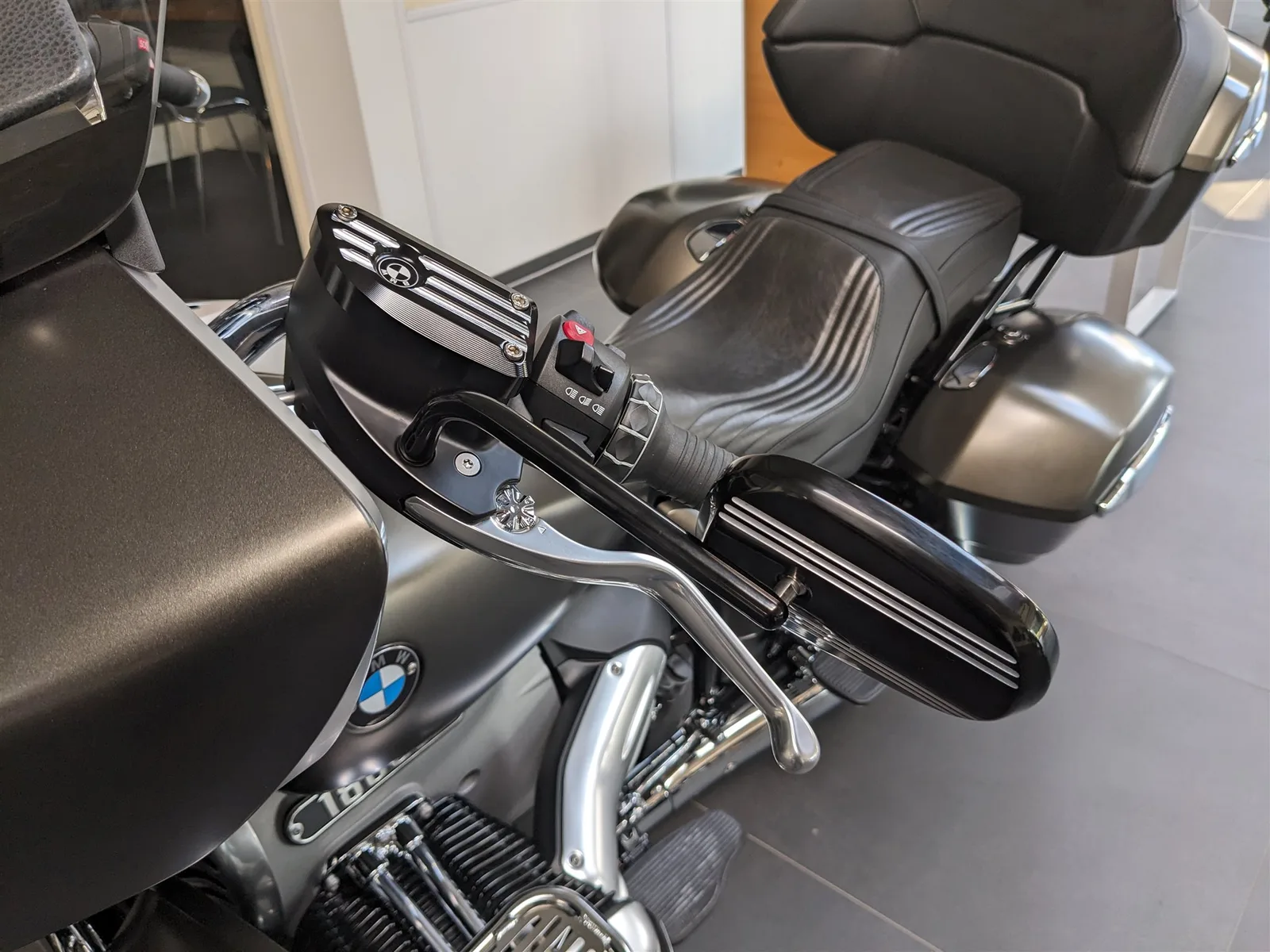 BMW R 18 Transcontinental Frästeile Beinauflage u.v.m.