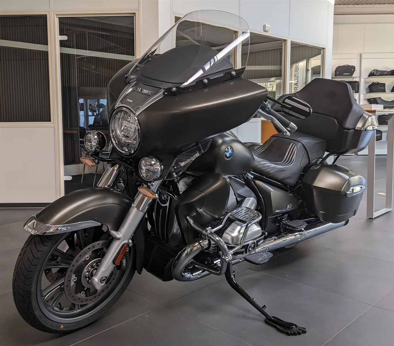 BMW R 18 Transcontinental Frästeile Beinauflage u.v.m.