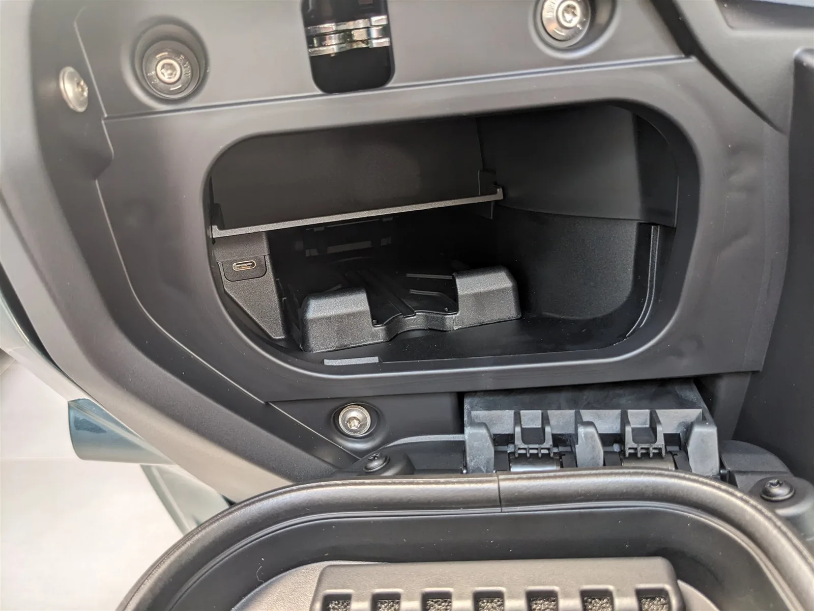 BMW C 400 GT Option 719 Trittbretter Connectivity Pro