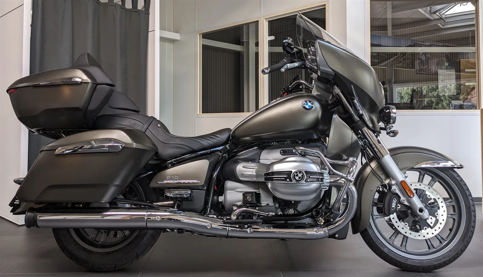 BMW R 18 Transcontinental Frästeile Beinauflage u.v.m.