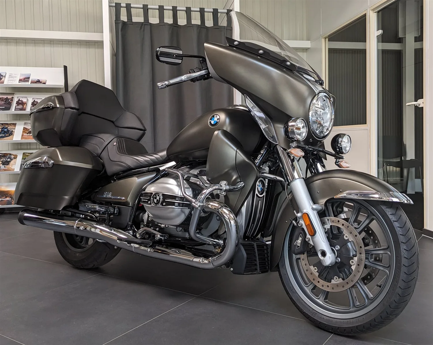 BMW R 18 Transcontinental Frästeile Beinauflage u.v.m.
