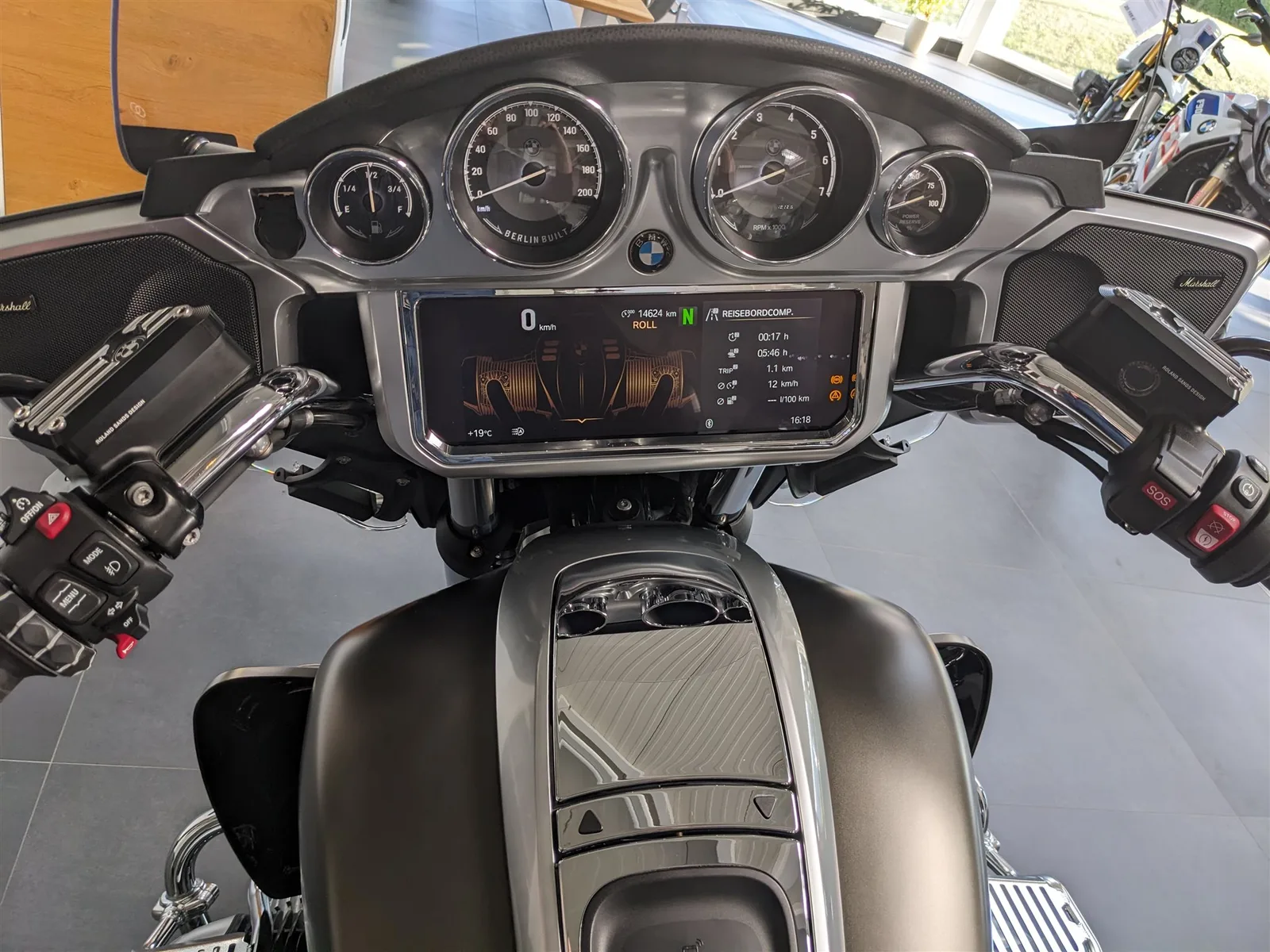 BMW R 18 Transcontinental Frästeile Beinauflage u.v.m.