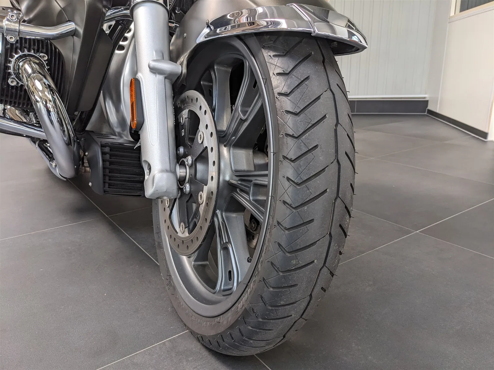 BMW R 18 Transcontinental Frästeile Beinauflage u.v.m.