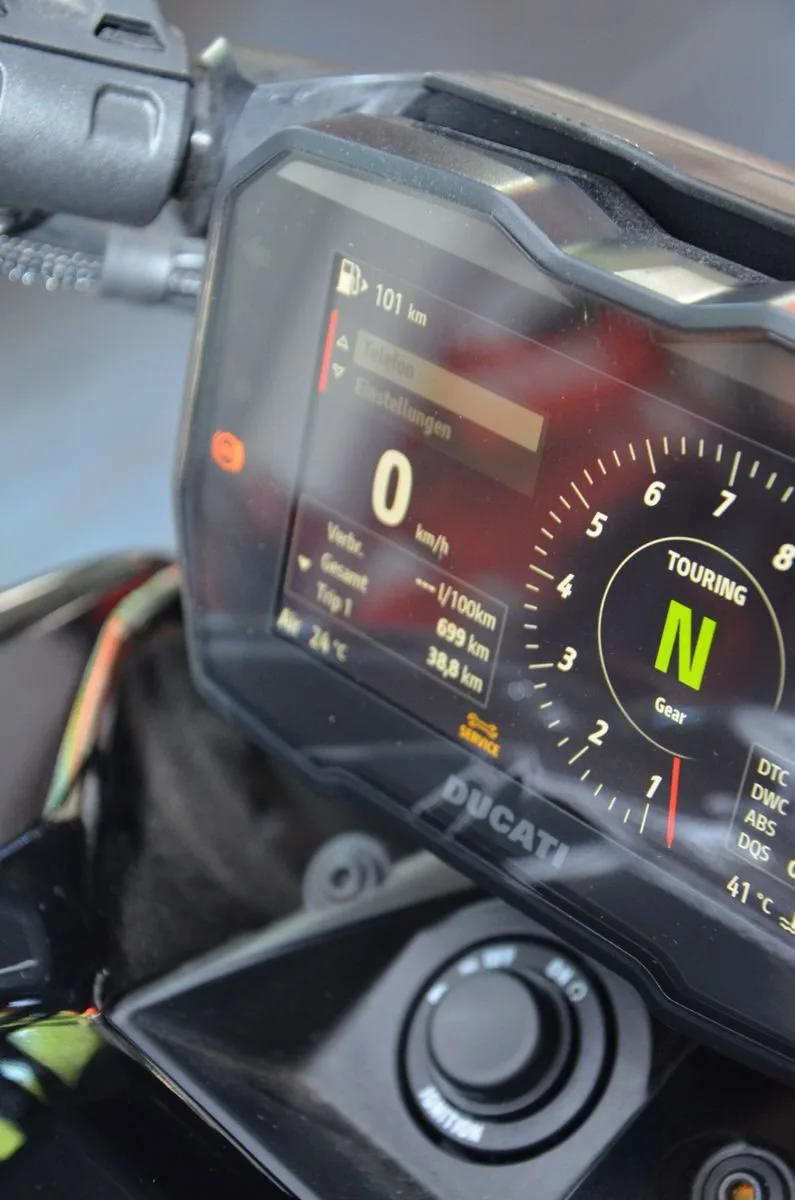 Ducati Diavel V4