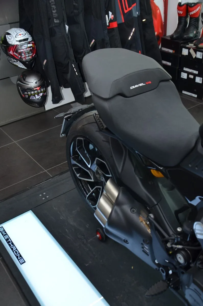 Ducati Diavel V4