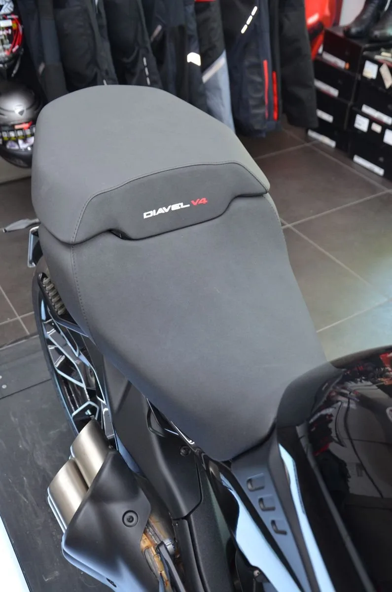 Ducati Diavel V4