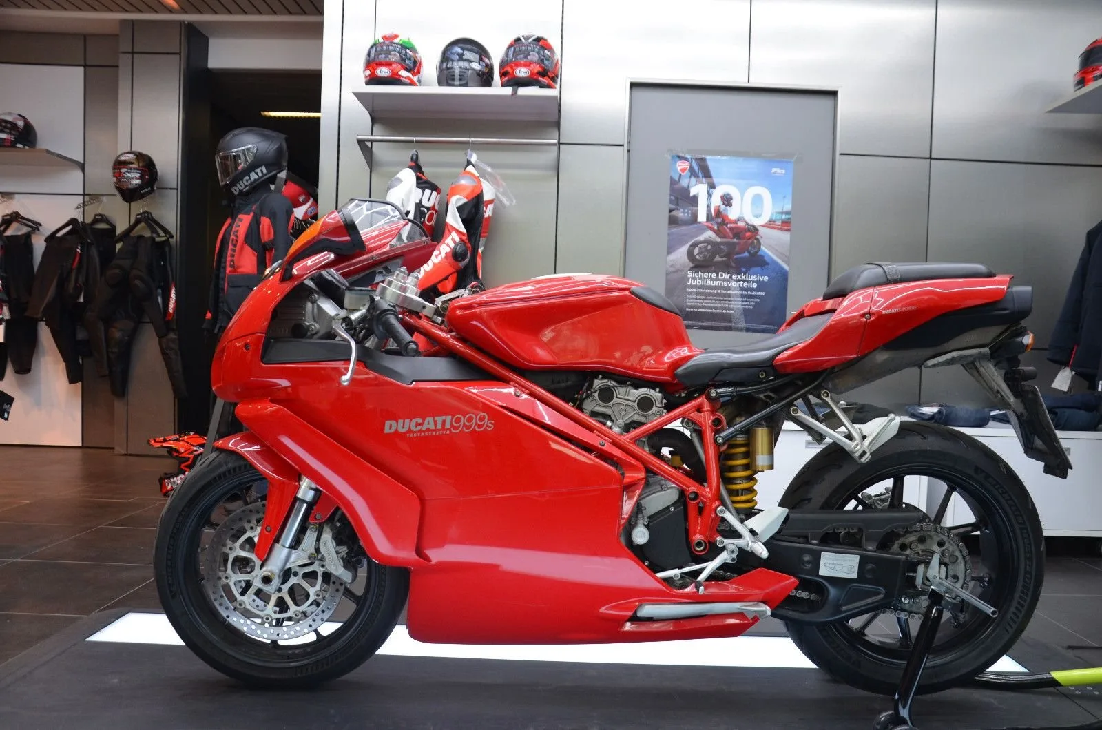 Ducati 749