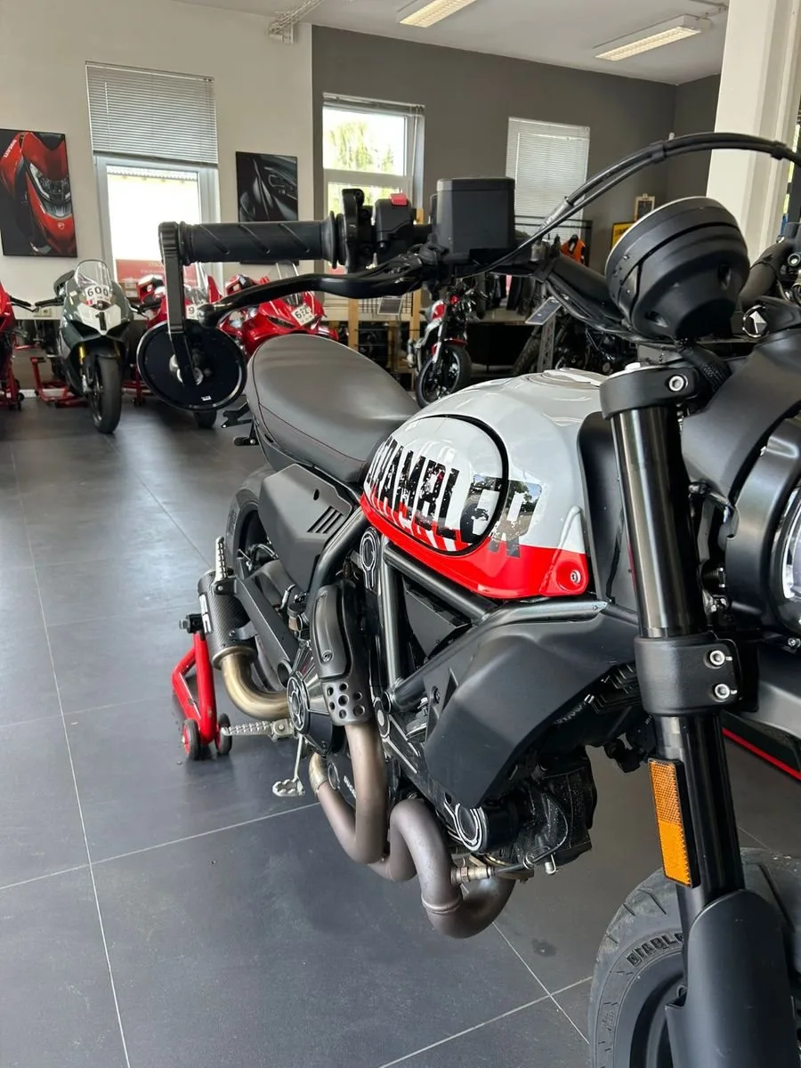 Ducati Scrambler Urban Motard