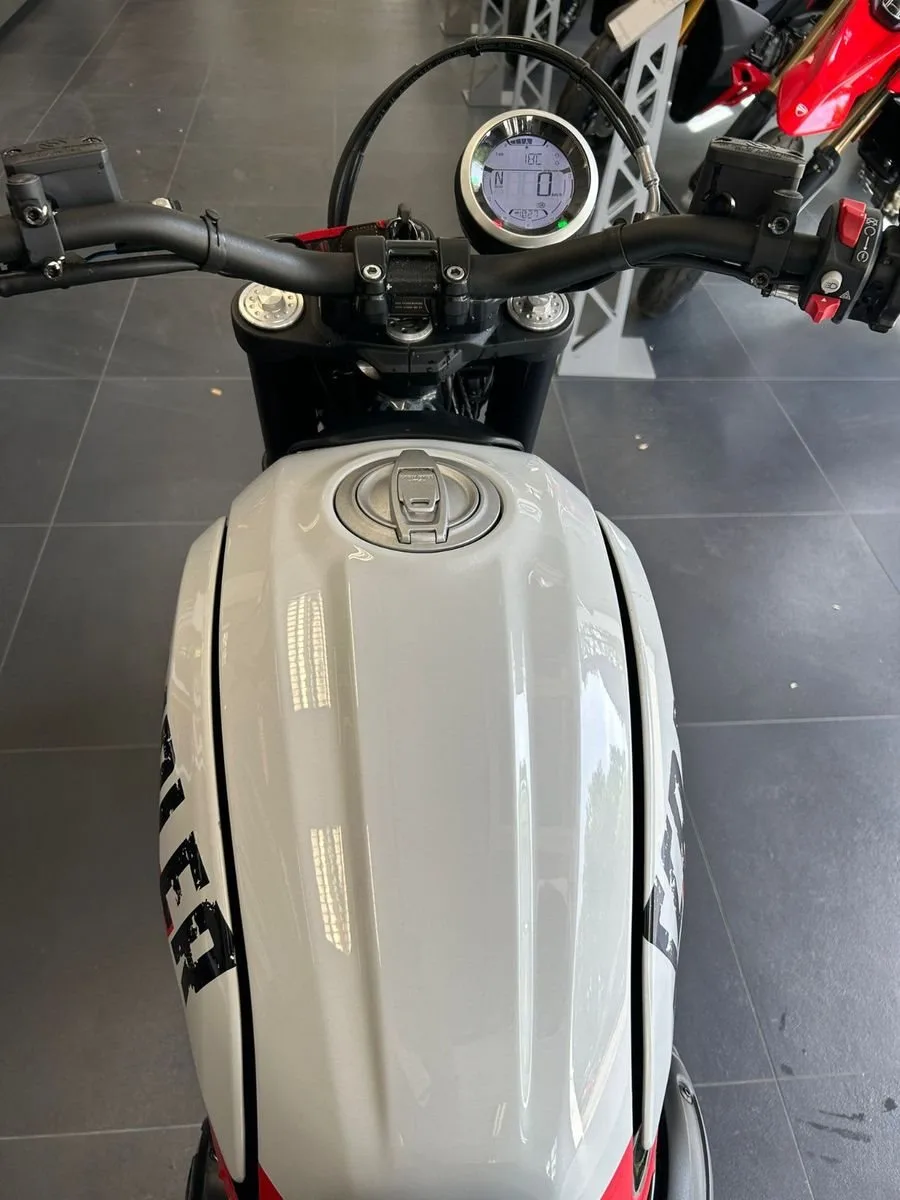 Ducati Scrambler Urban Motard