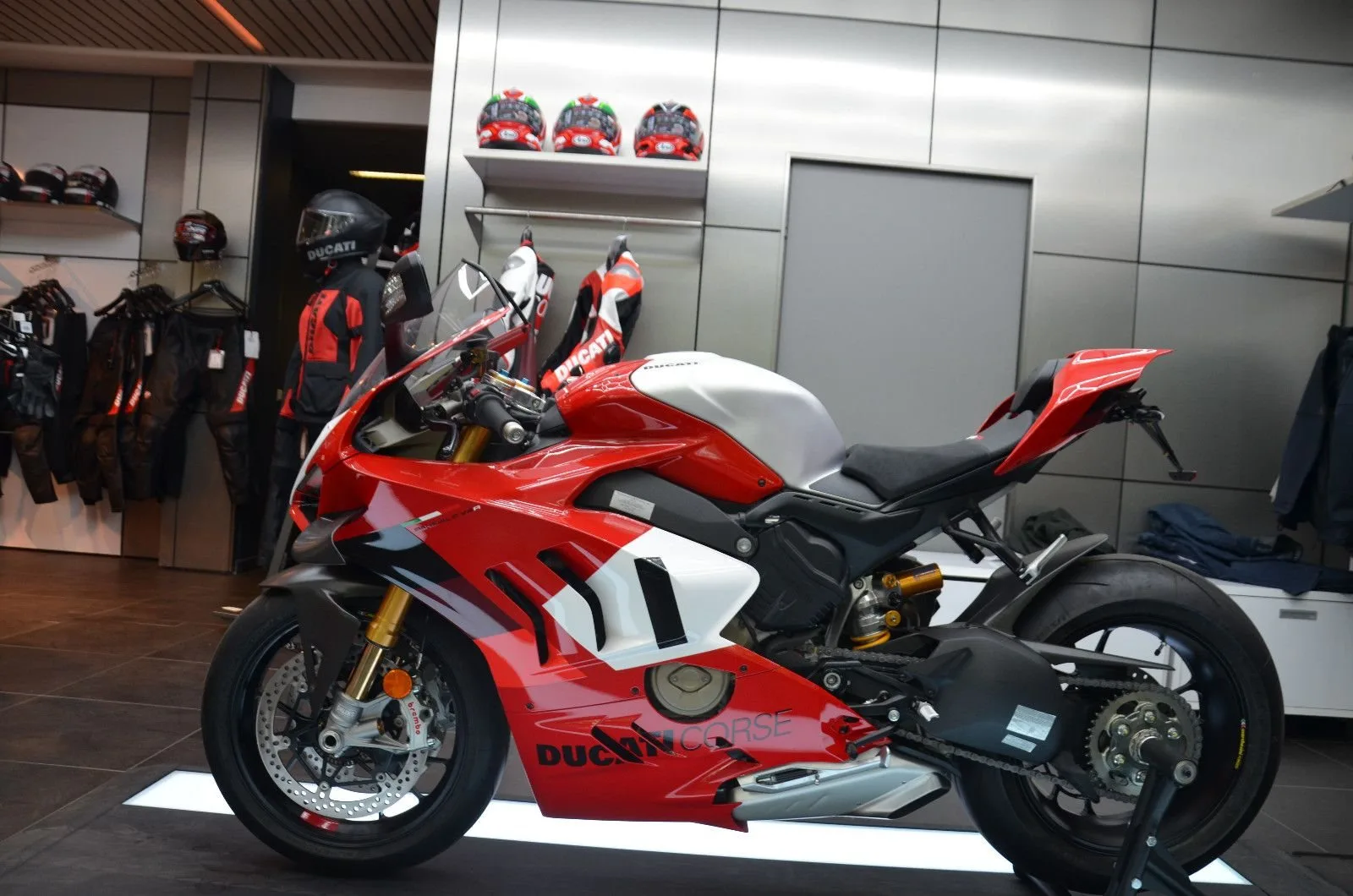 Ducati Panigale V4 R Superbike Neu