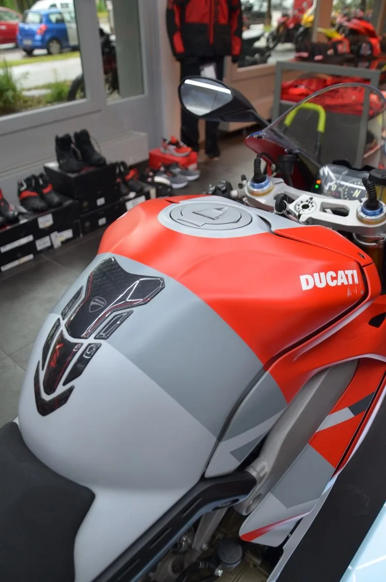 Ducati Panigale V4 S Corse