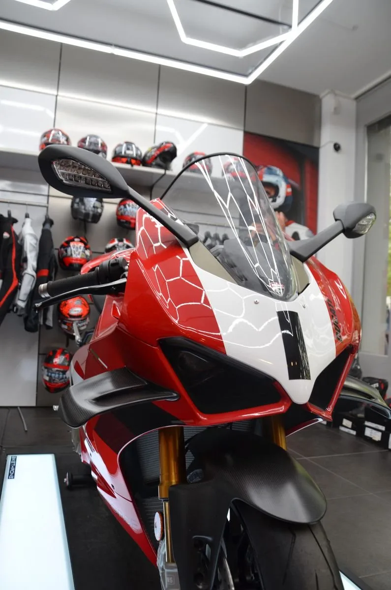Ducati Panigale V4 R Superbike Neu