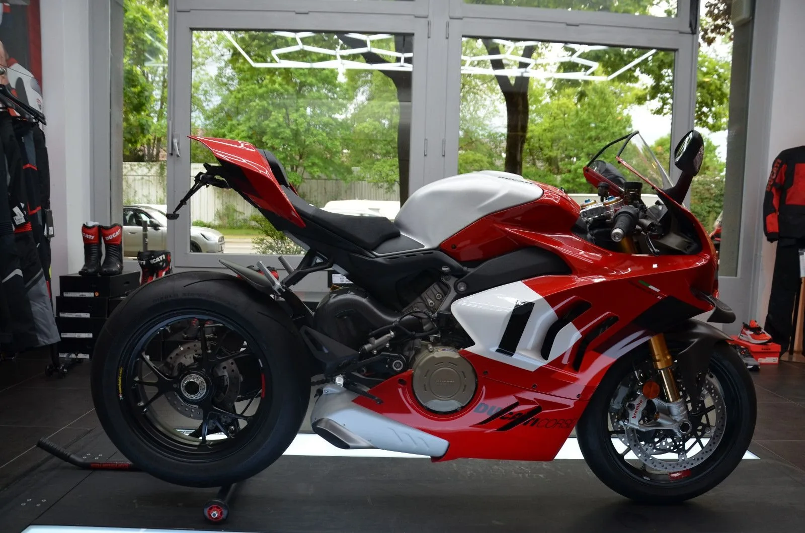 Ducati Panigale V4 R Superbike Neu