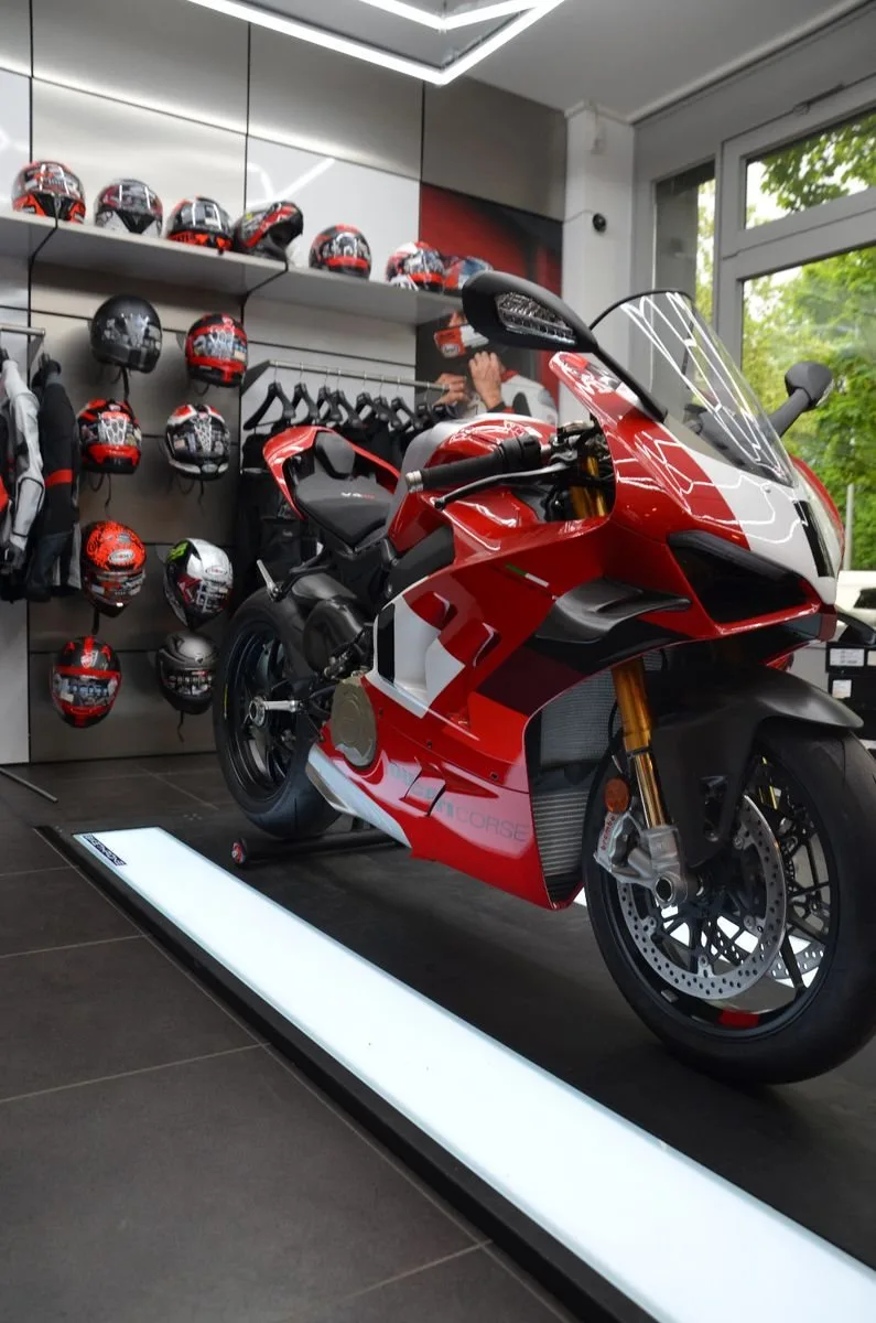 Ducati Panigale V4 R Superbike Neu