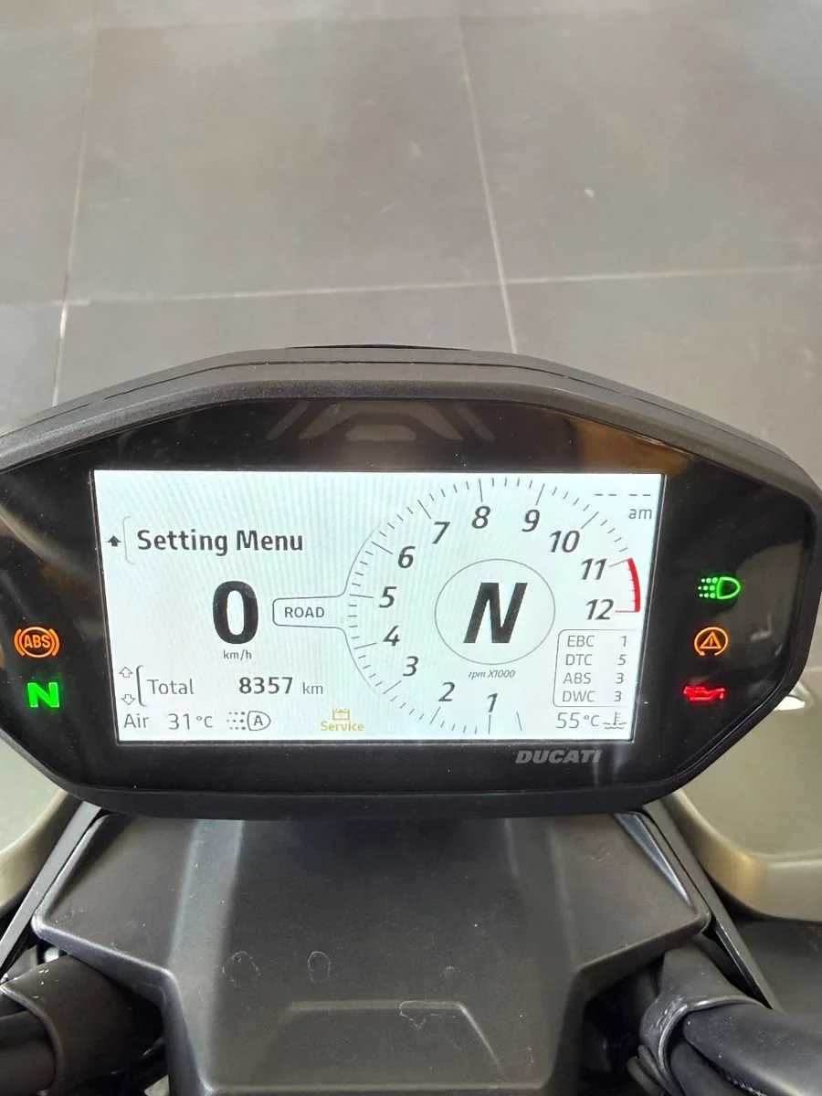 Ducati Streetfighter V2