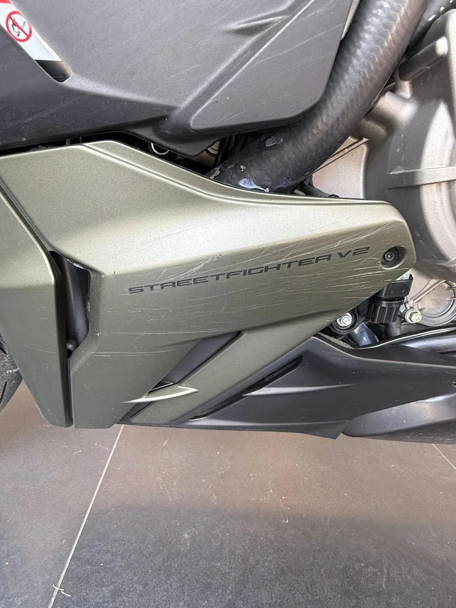 Ducati Streetfighter V2
