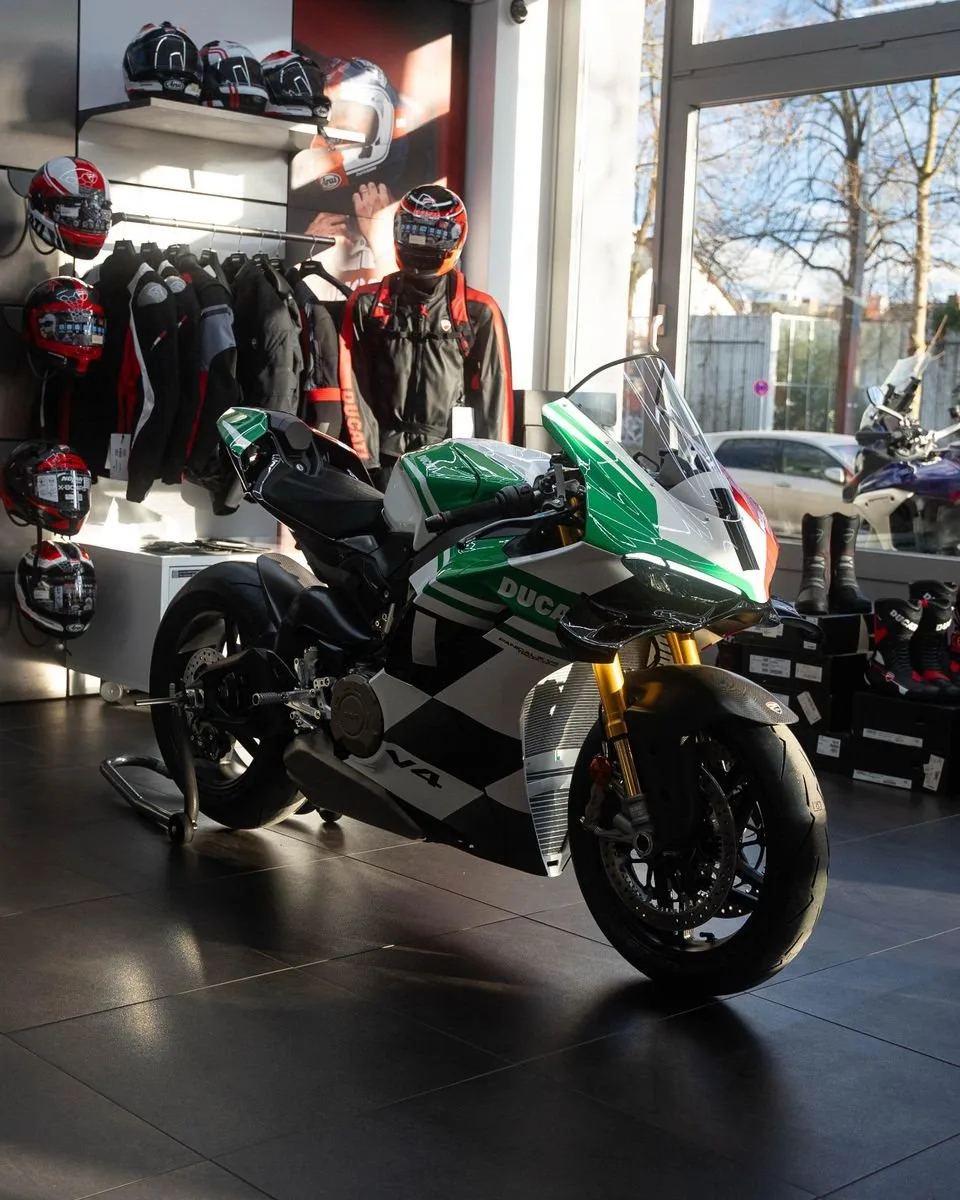 Ducati Panigale V4 Tricolore