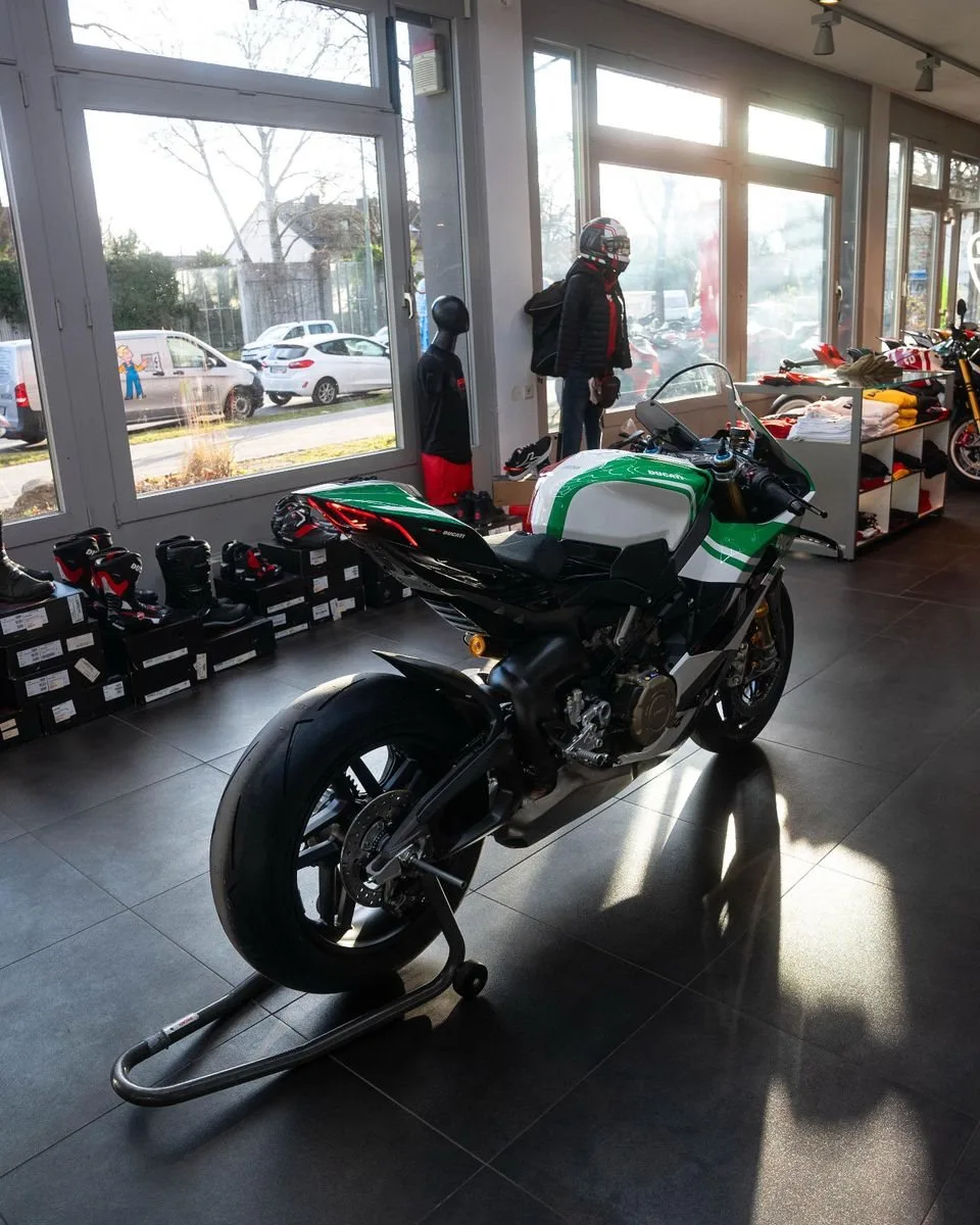 Ducati Panigale V4 Tricolore