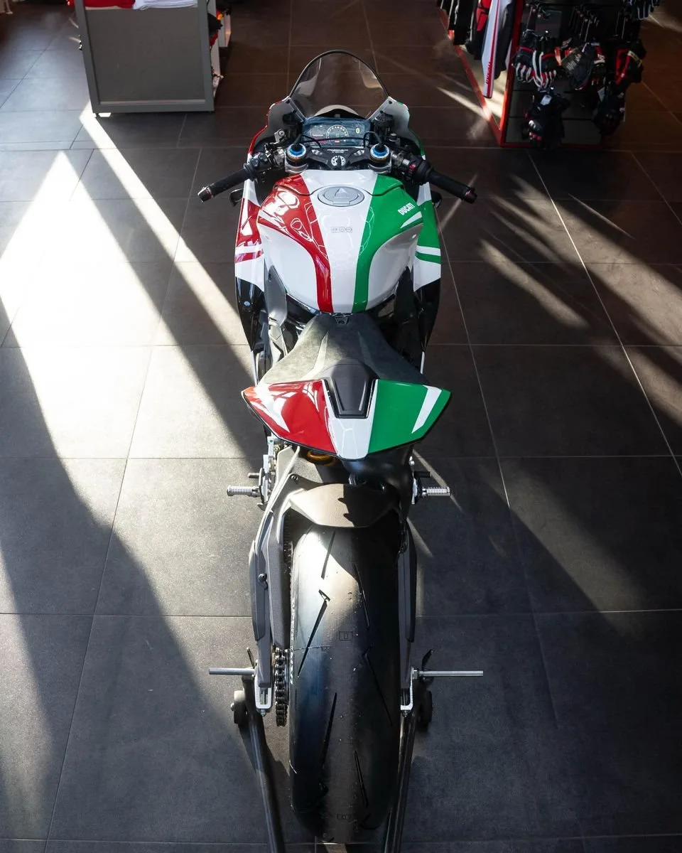 Ducati Panigale V4 Tricolore