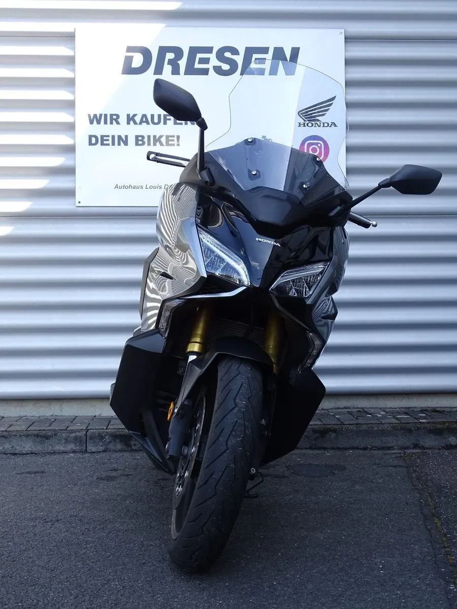 Honda Forza 750